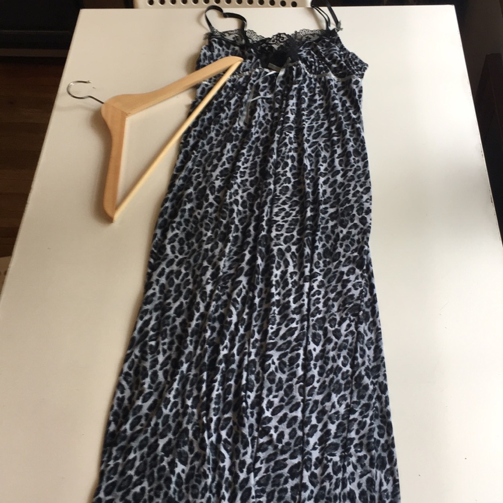 Studio Donatella grey leopard print nightgown